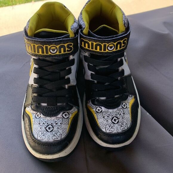 Take 50% OFF- Minios Boy’s Black &Yellow Sneakers Classic Retro Design, Size-13M - Picture 5 of 8